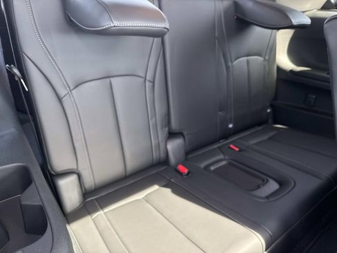 Certified 2025 INFINITI QX60 Luxe image 11