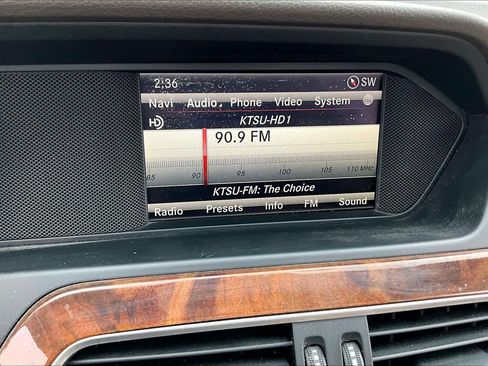 Used 2013 Mercedes-Benz C 250 Sedan image 30