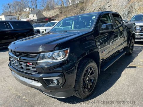 Used 2022 Chevrolet Colorado Z71 w/ Z71 Midnight Edition AWD/4WD image 5