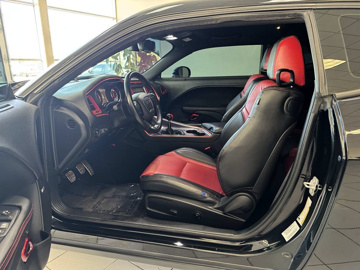 Used 2016 Dodge Challenger R/T Scat Pack RWD image 15