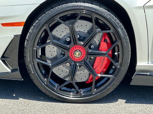 Used 2020 Lamborghini Aventador SVJ AWD/4WD image 42