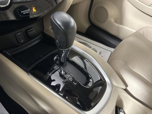 Used 2016 Nissan Rogue SL w/ SL Premium Package image 18