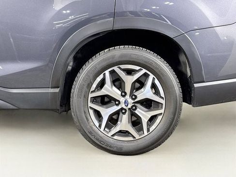 Used 2023 Subaru Forester Premium AWD/4WD image 30