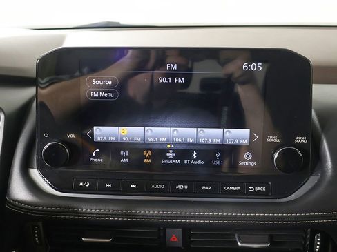 Used 2023 Nissan Rogue SL AWD/4WD image 43