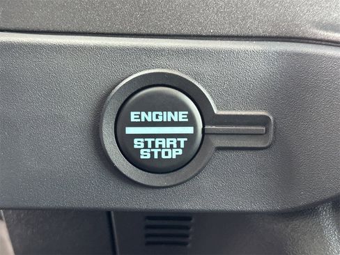 New 2025 Ford Bronco Badlands image 9