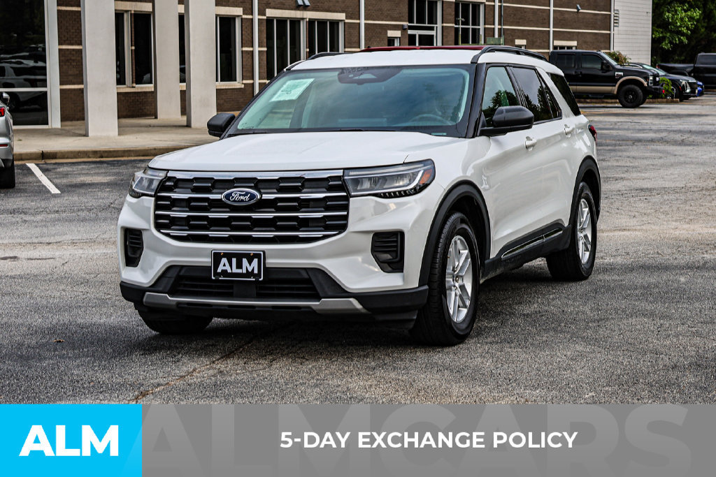 Used 2025 Ford Explorer Active RWD image 3