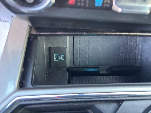 Used 2022 Ford F350 Lariat w/ Tremor Off-Road Package image 40