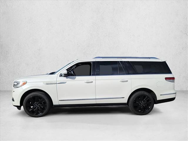 Used 2023 Lincoln Navigator L Reserve AWD/4WD image 8
