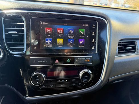 Used 2019 Mitsubishi Outlander SEL image 13