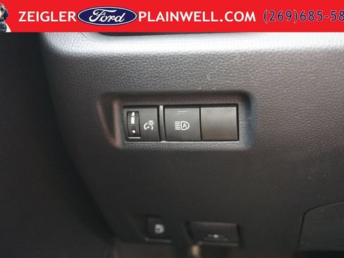 Used 2023 Toyota RAV4 LE AWD/4WD image 26