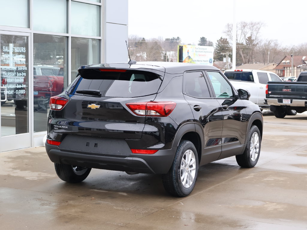 New 2026 Chevrolet TrailBlazer LS w/ LS Convenience Package AWD/4WD image 3