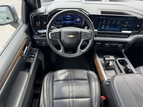 Used 2024 Chevrolet Silverado 1500 High Country w/ Technology Package AWD/4WD image 14