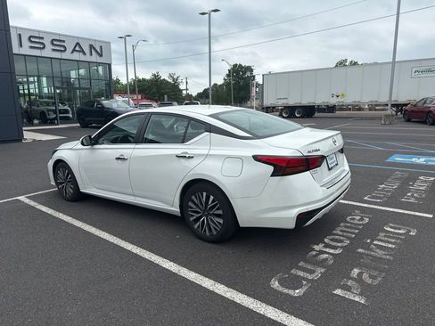 Used 2023 Nissan Altima 2.5 SV FWD image 6
