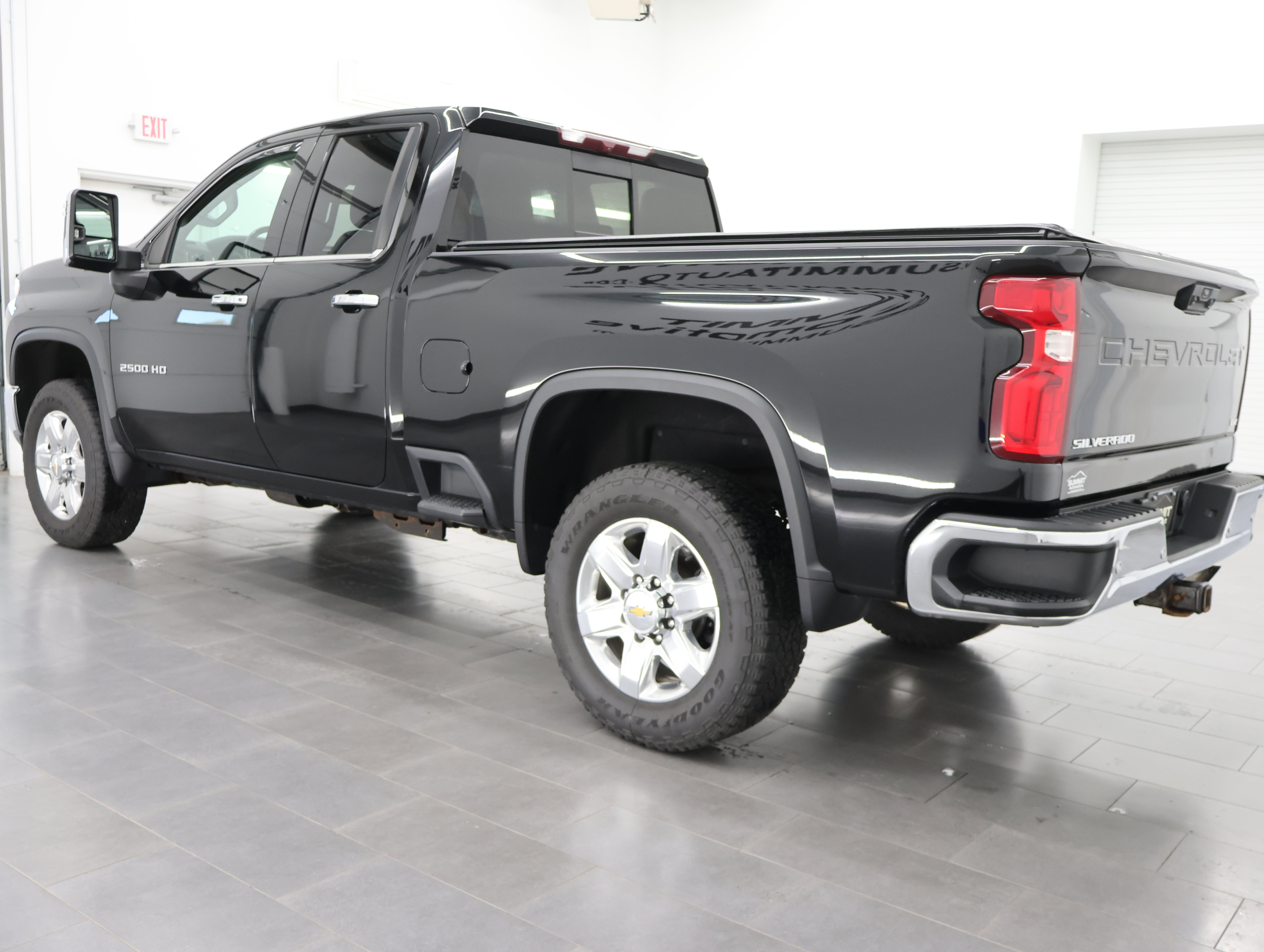 Used 2022 Chevrolet Silverado 2500 LTZ AWD/4WD image 6