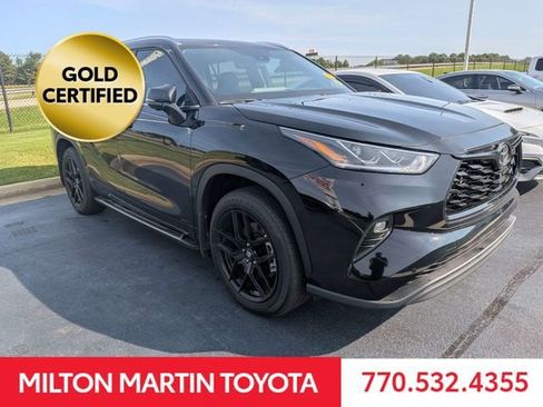Certified 2026 Toyota Highlander Limited AWD/4WD image 2