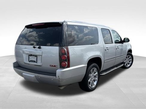 Used 2014 GMC Yukon XL Denali AWD/4WD image 5