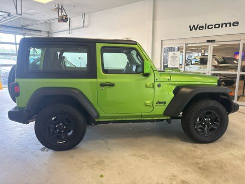 Used 2025 Jeep Wrangler Sport AWD/4WD image 7