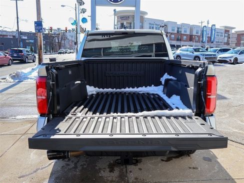 Used 2024 Toyota Tacoma TRD Sport image 9