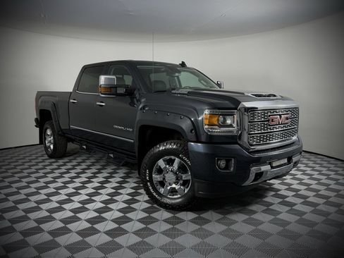 Used 2019 GMC Sierra 2500 Denali image 7