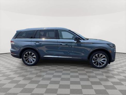 Used 2025 Lincoln Aviator AWD w/ Equipment Group 101A image 5