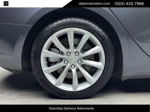 Used 2018 Tesla Model 3 Long Range image 37