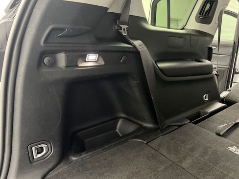 Used 2023 Jeep Grand Cherokee L Laredo image 37