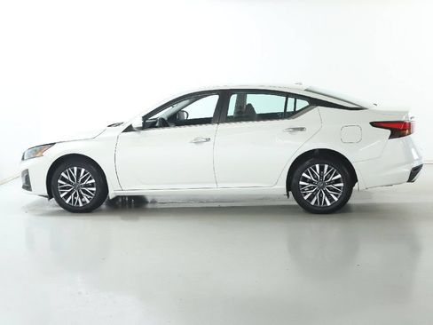 Certified 2023 Nissan Altima 2.5 SV w/ SV Premium Package AWD/4WD image 41