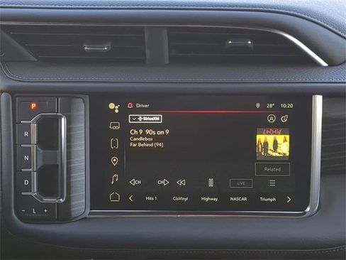 Used 2024 GMC Yukon Denali w/ Advanced Technology Package image 17