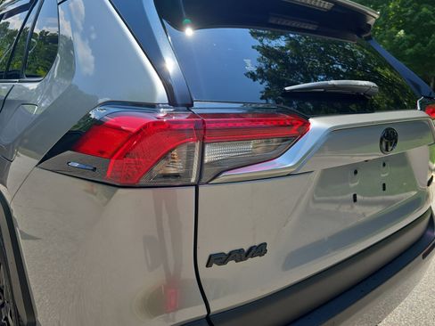 Used 2019 Toyota RAV4 Limited w/ Cold Weather Package FWD image 34