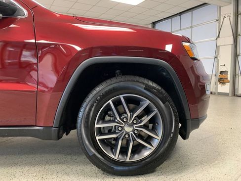 Used 2018 Jeep Grand Cherokee Limited RWD image 8