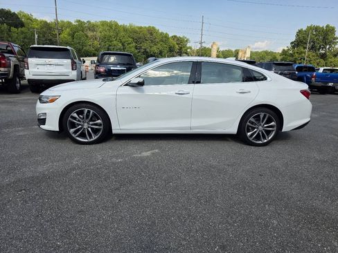Used 2022 Chevrolet Malibu Premier FWD image 3