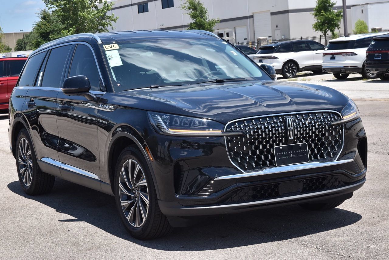 New 2026 Lincoln Aviator 2WD image 3