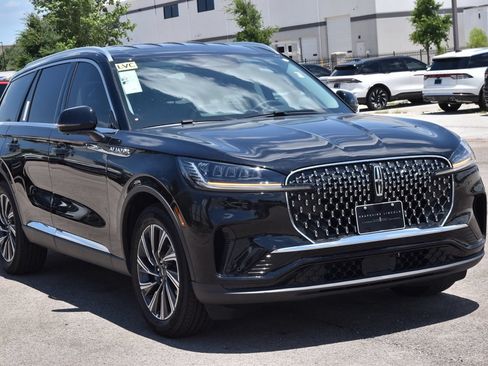 New 2026 Lincoln Aviator 2WD image 3