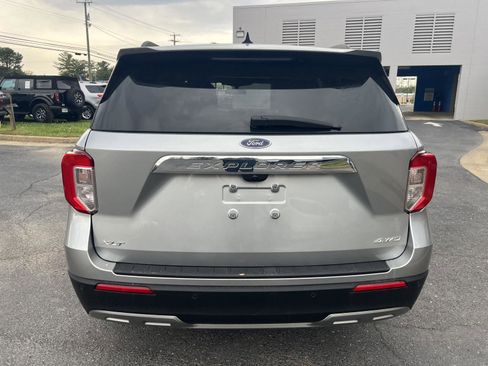 Certified 2023 Ford Explorer XLT w/ Equipment Group 202A AWD/4WD image 4