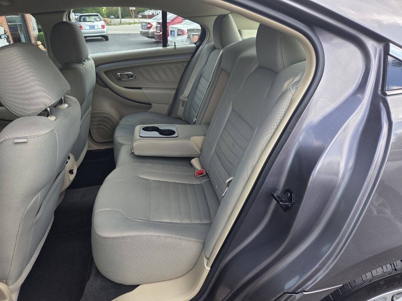 Used 2013 Ford Taurus SE FWD image 14
