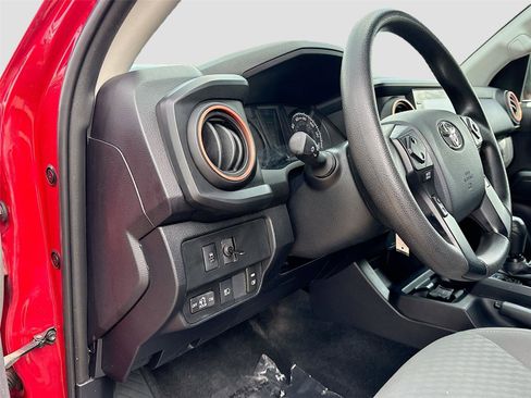 Used 2020 Toyota Tacoma SR w/ SR Convenience Package RWD image 10