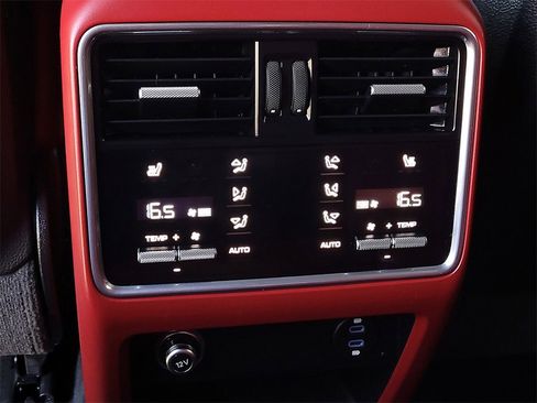 Used 2022 Porsche Cayenne S image 14