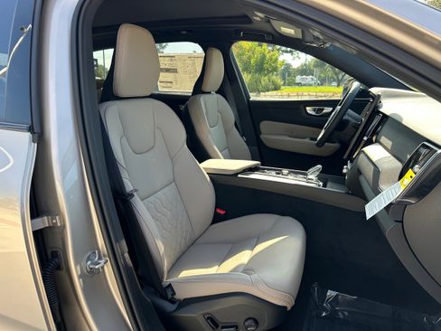 Used 2026 Volvo XC60 B5 Plus w/ Protection Package Premier AWD/4WD image 8