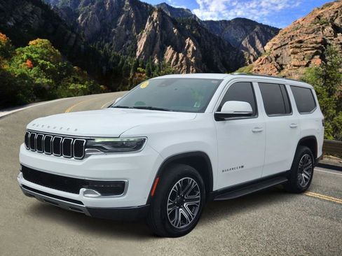 Used 2022 Jeep Wagoneer Series III w/ Flexible Seating Group image 5