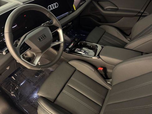 New 2025 Audi Q6 e-tron Prestige image 9