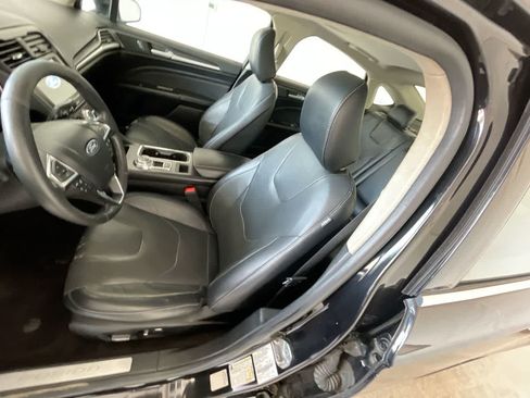 Used 2020 Ford Fusion Titanium AWD/4WD image 11