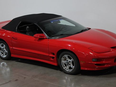 Used 1999 Pontiac Firebird Trans Am RWD image 16