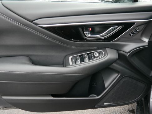 Used 2023 Subaru Outback Limited image 31