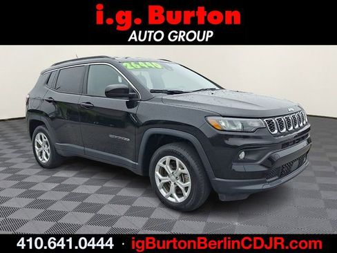Used 2024 Jeep Compass Latitude AWD/4WD image 1