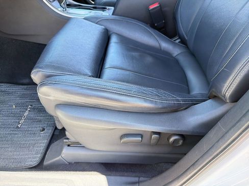 Used 2019 Subaru Ascent Limited w/ Popular Package #2 AWD/4WD image 13