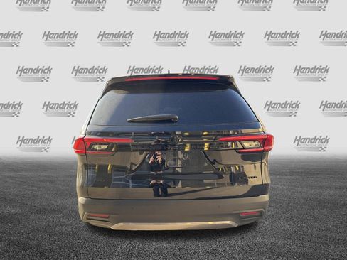 Used 2024 Toyota Grand Highlander Limited image 9