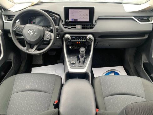 Used 2025 Toyota RAV4 XLE AWD/4WD image 16