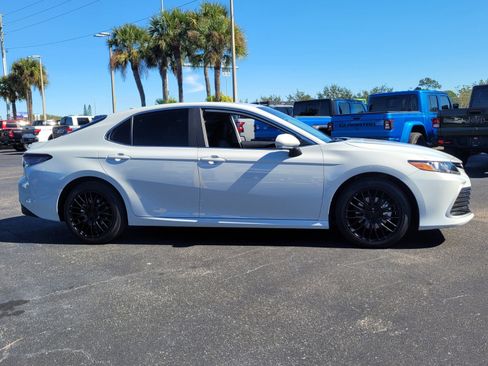 Used 2024 Toyota Camry LE image 8