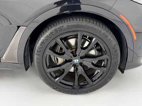 Used 2021 BMW X7 xDrive40i w/ M Sport Package AWD/4WD image 31