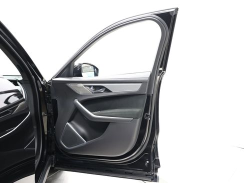 Used 2021 Jaguar F-PACE SVR image 76